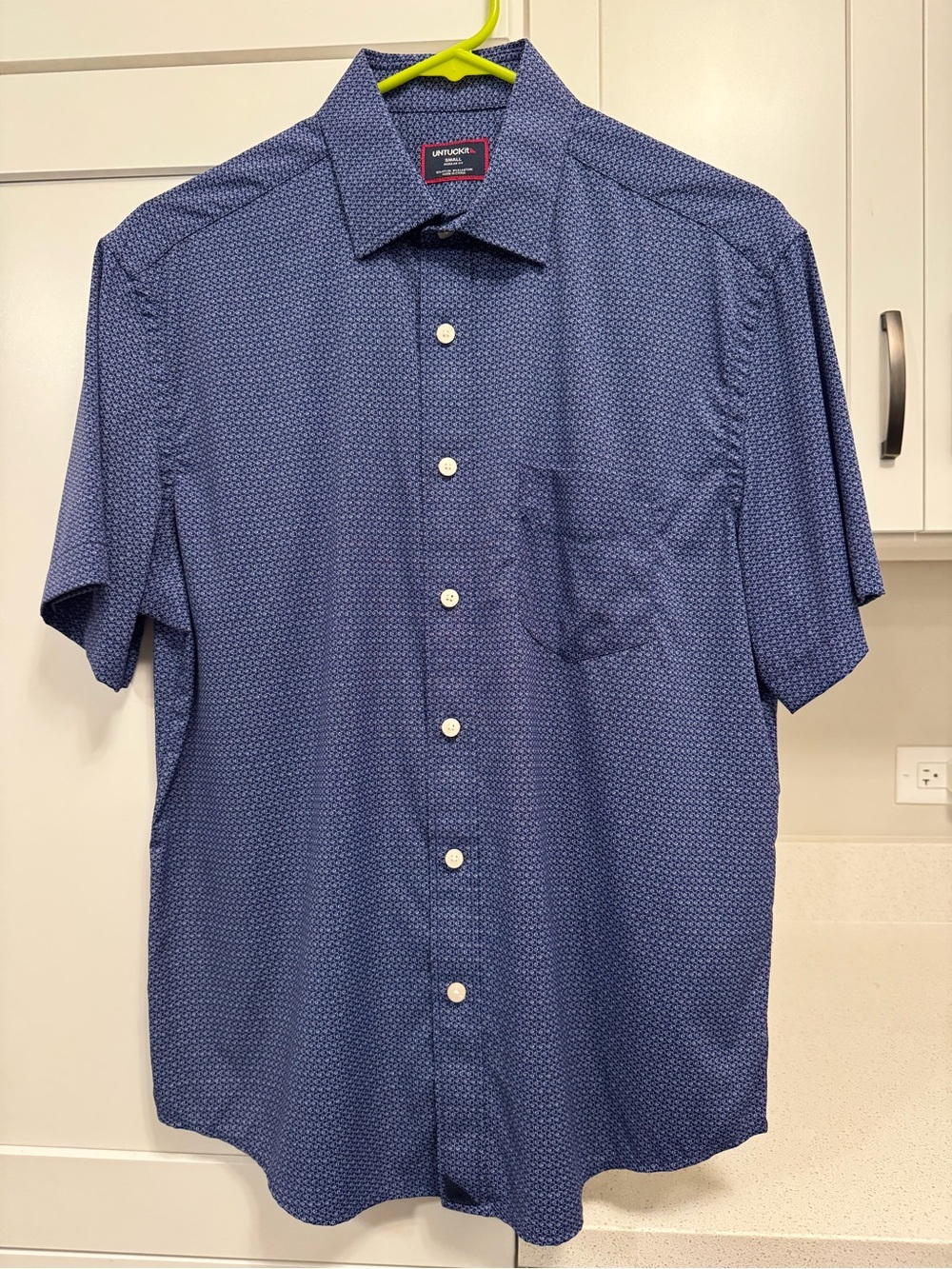 UNTUCKit Men’s Short-Sleeve Navy Micro-Pattern Button-Down Shirt